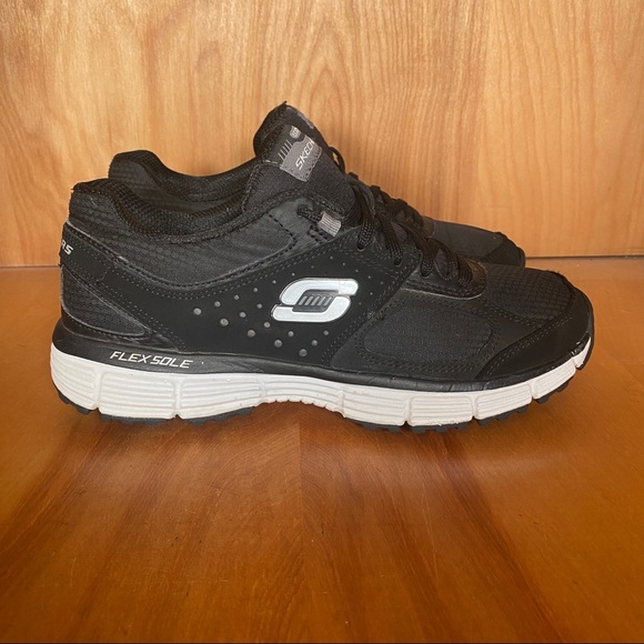 Women’s 6 Skechers Flex Sole Lightweight Black CCKC0716 - Picture 1 of 8